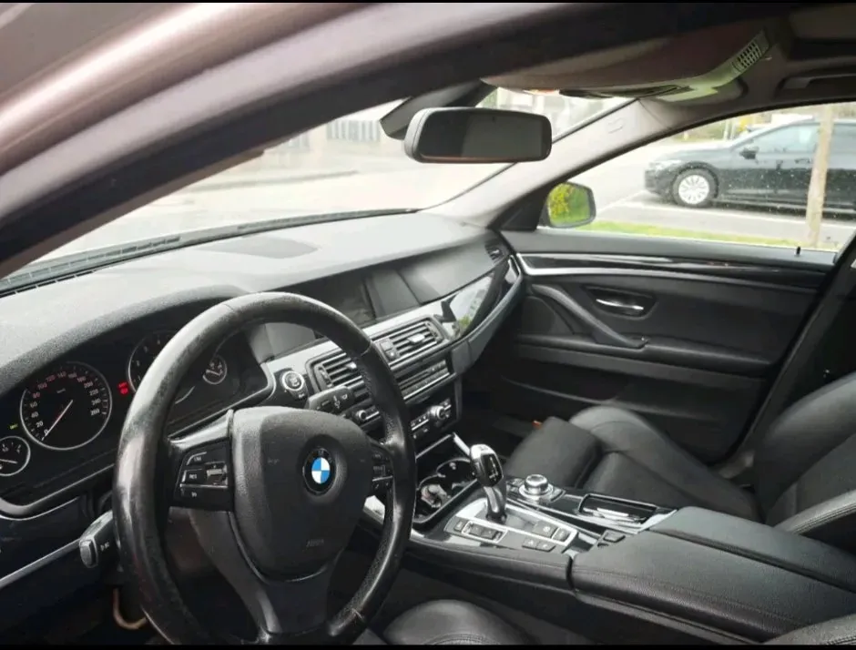 BMW 5 Series 2012 photo 3