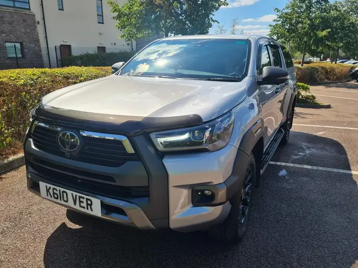 Toyota Hilux 2025 photo 4