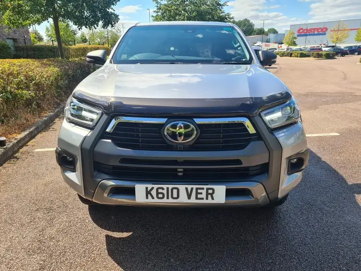 Toyota Hilux 2025 photo 3