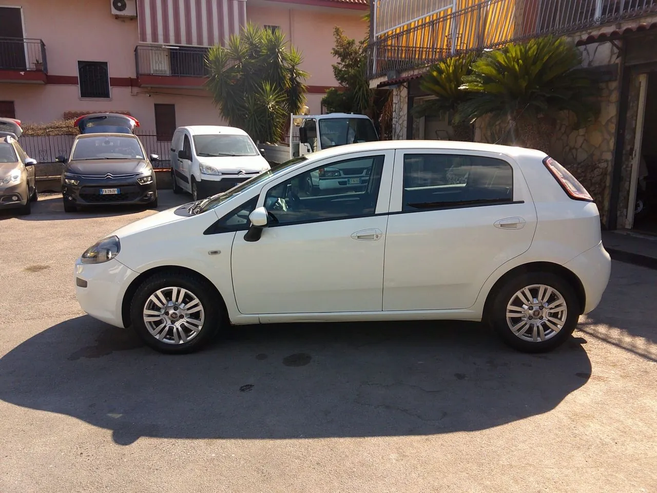 Fiat Punto 2015 photo 2