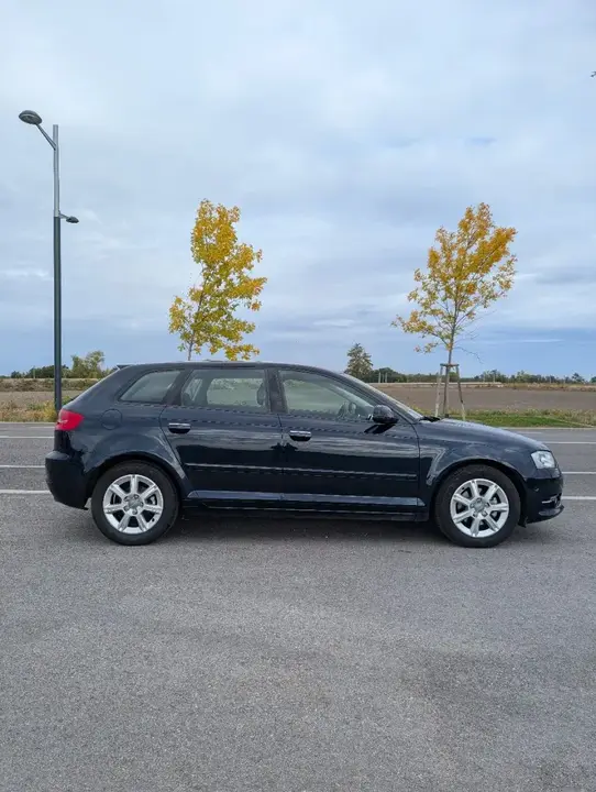 Audi A3 Sportback 2011 photo 2