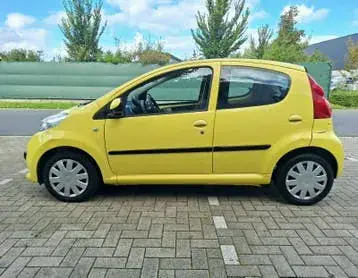 Peugeot 107 2008 photo 3