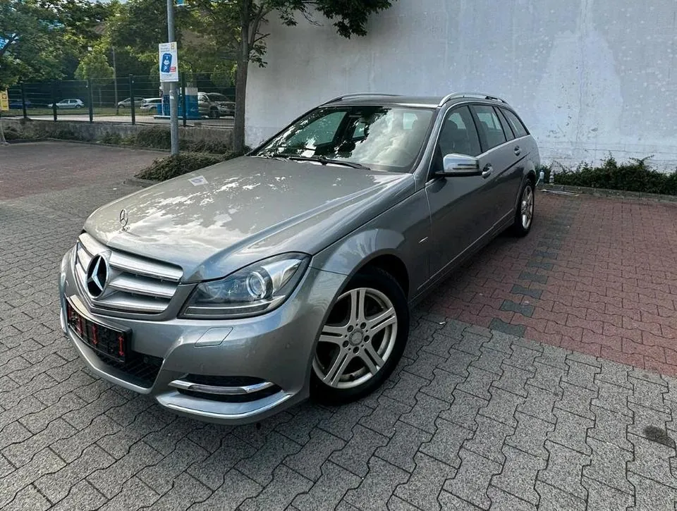 Mercedes-Benz C220