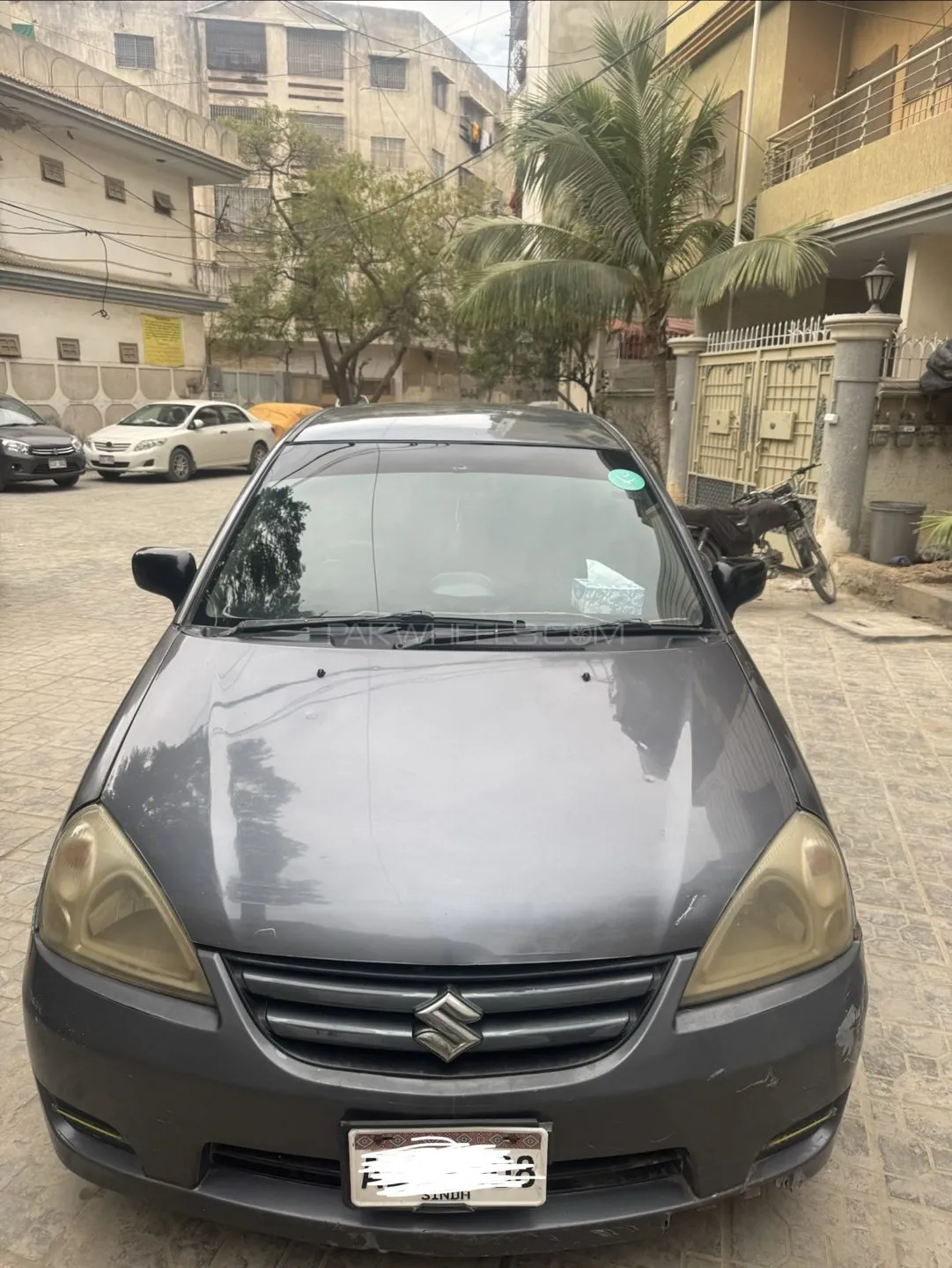 Suzuki Liana