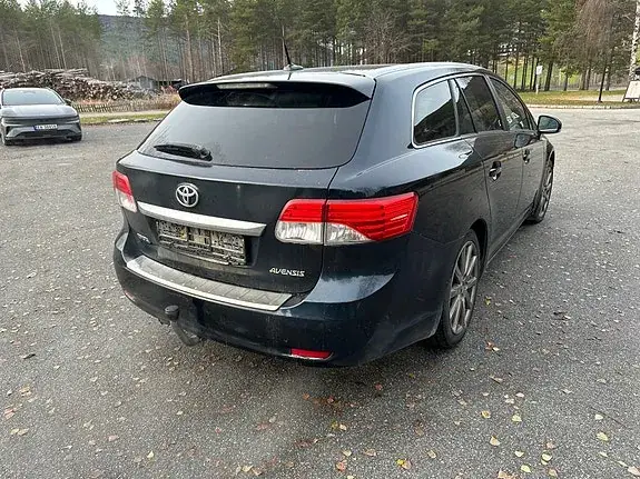 Toyota Avensis 2013 photo 4