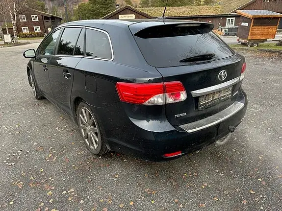 Toyota Avensis 2013 photo 3