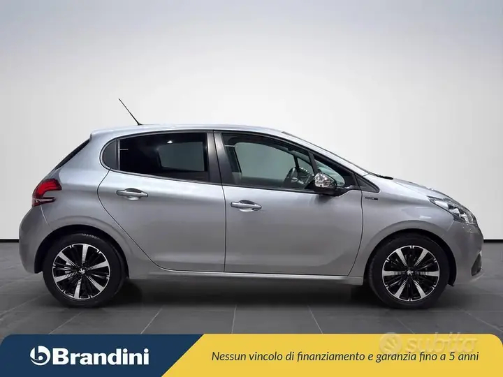 Peugeot 208 2019 photo 5