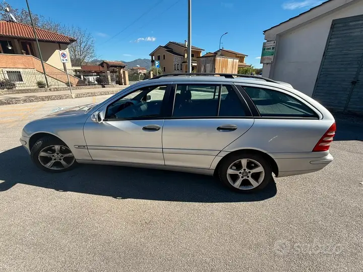 Mercedes-Benz C-Class 2003 photo 3