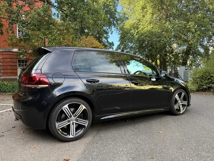 Volkswagen Golf 2010 photo 5