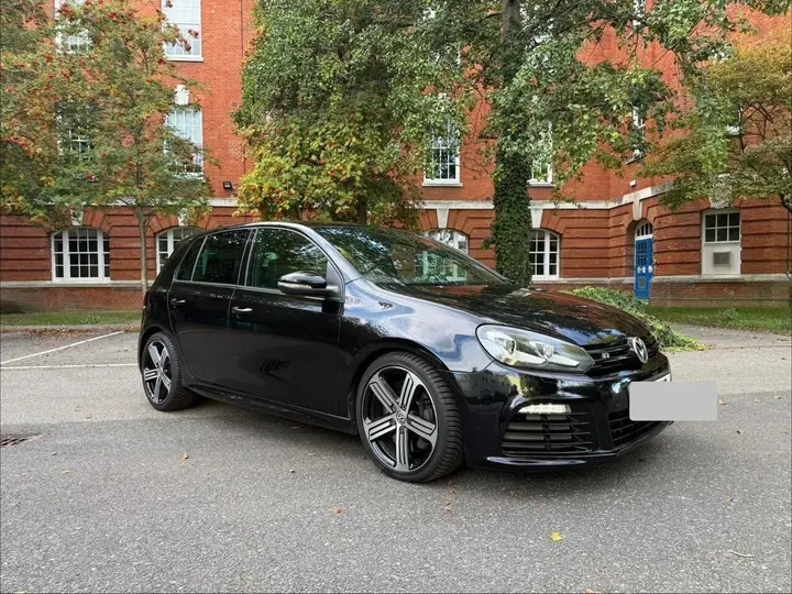 Volkswagen Golf 2010 photo 4