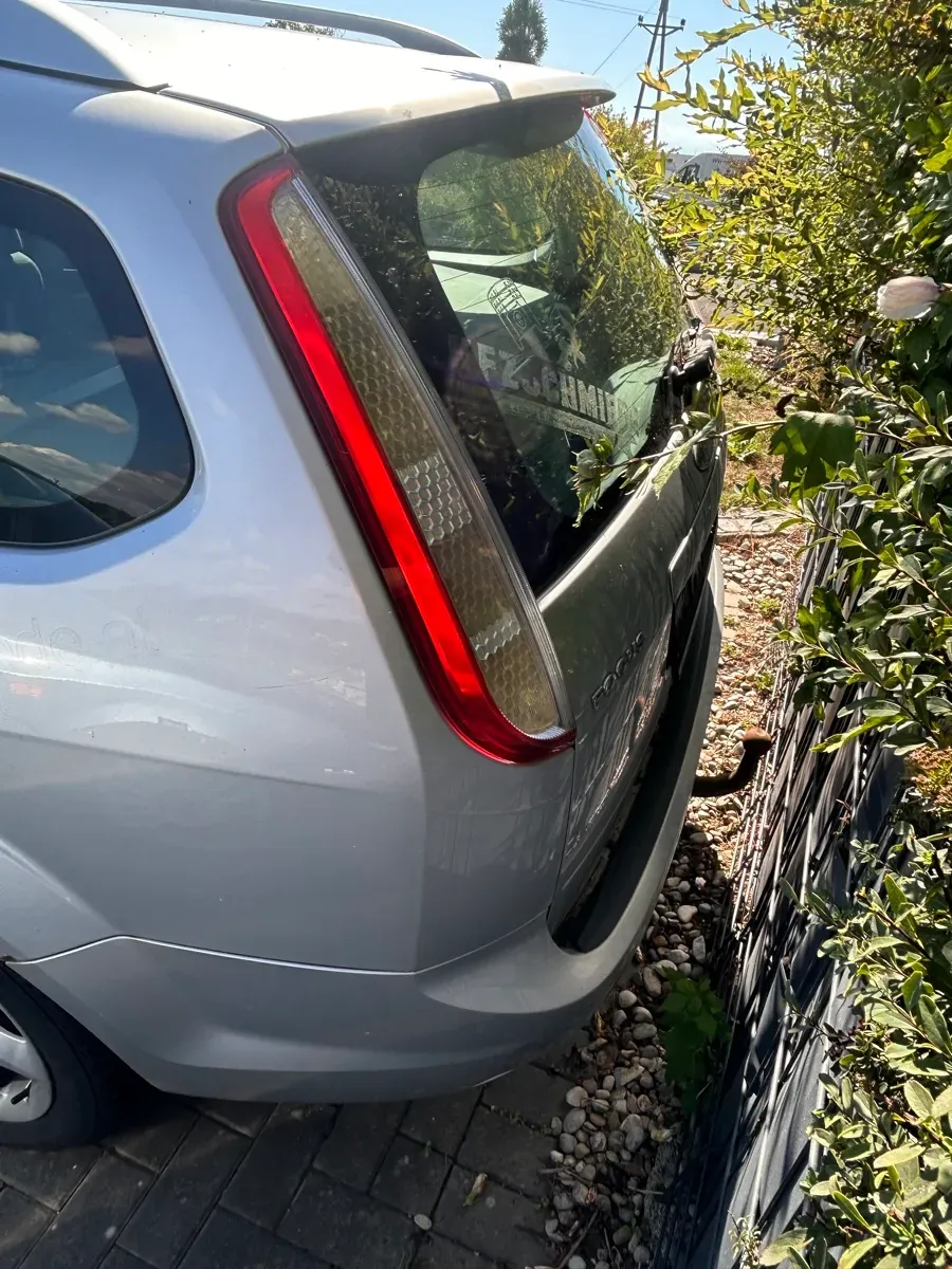 Ford Focus 2010 photo 3