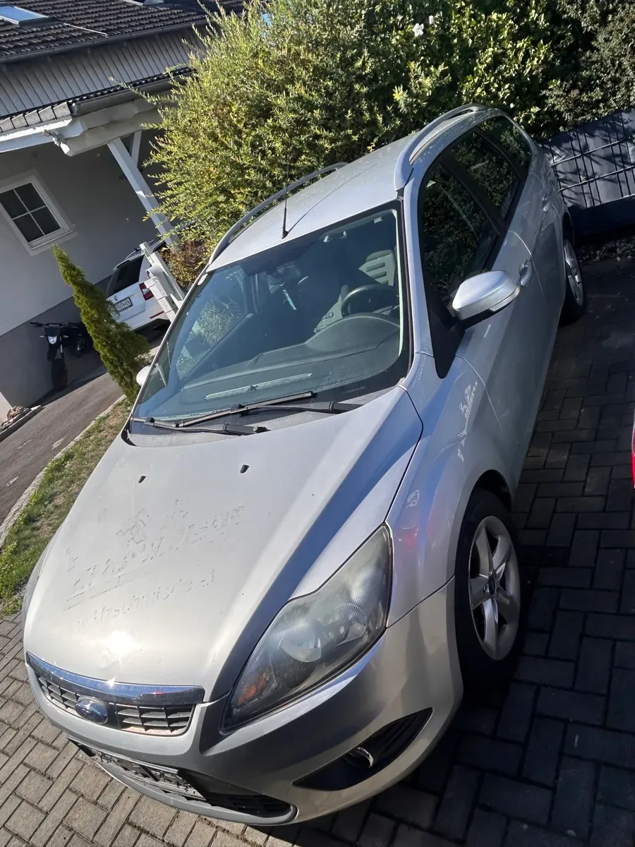 Ford Focus 2010 photo 2