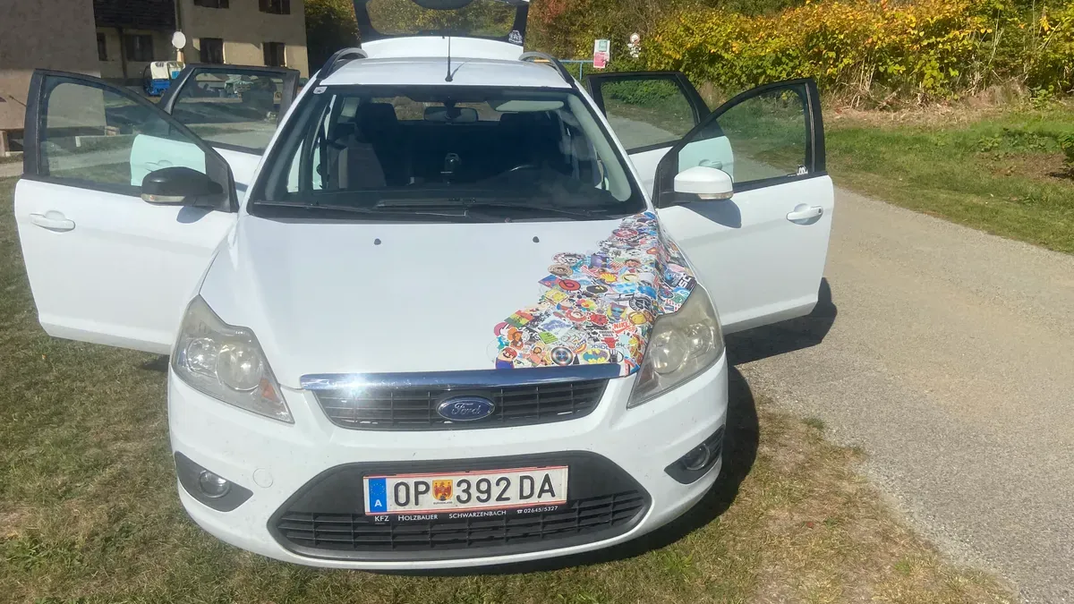 Ford Focus 2009 photo 2