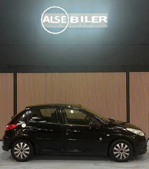 Peugeot 206 2012 photo 5