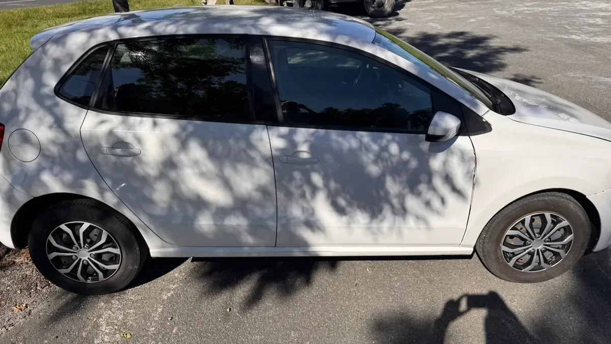 Volkswagen Polo 2013 photo 2