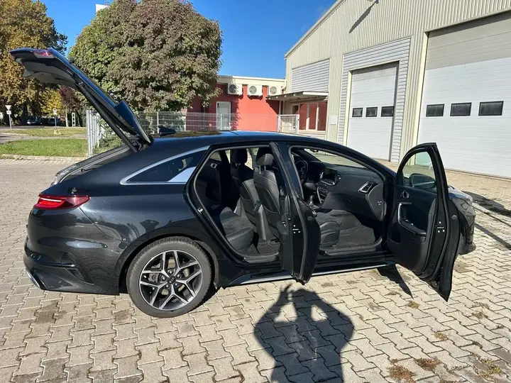 Kia Proceed