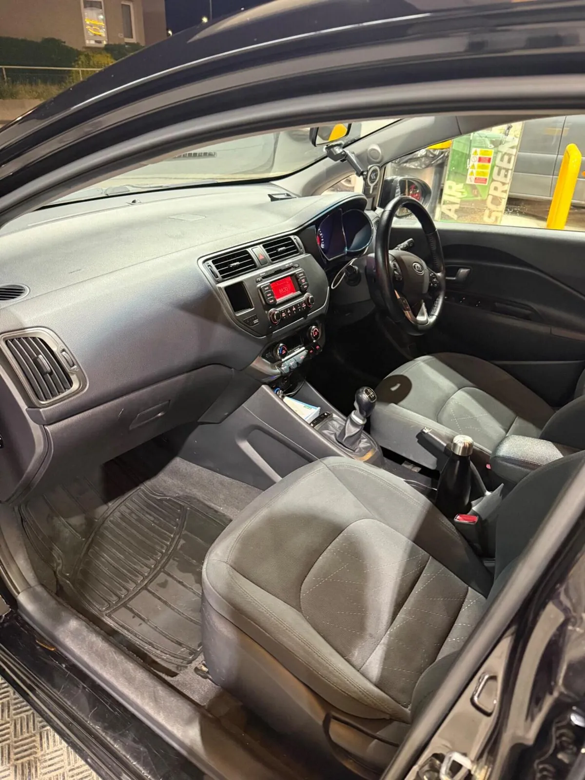 Kia Rio 2011 photo 4