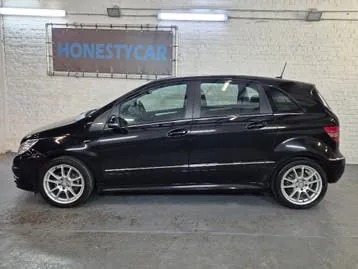 Mercedes-Benz B180 2010 photo 2