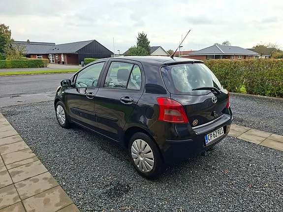 Toyota Yaris 2006 photo 4
