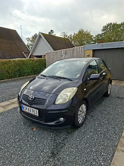 Toyota Yaris 2006 photo 2