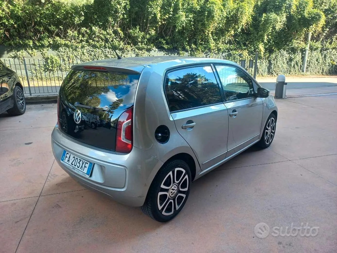 Volkswagen Up 2015 photo 5