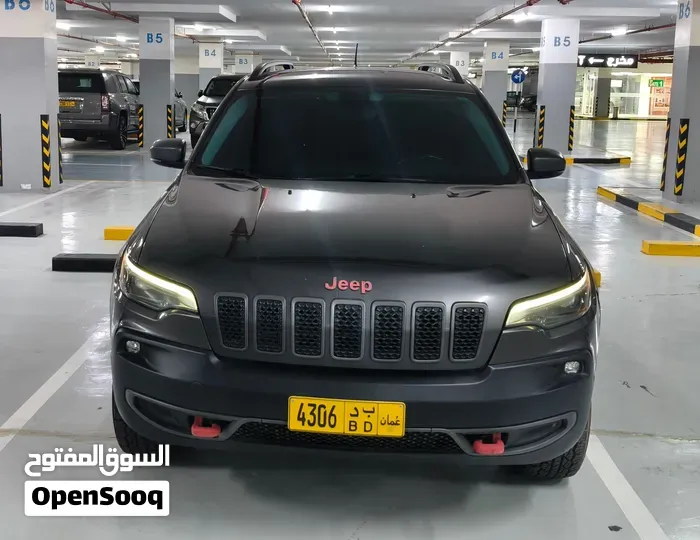 Jeep Cherokee 2019 photo 2