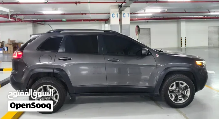 Jeep Cherokee 2019 photo 3