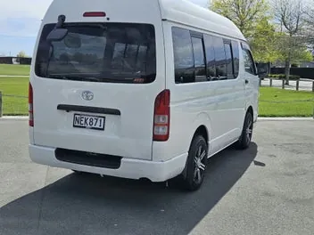 Toyota Regius 2008 photo 2