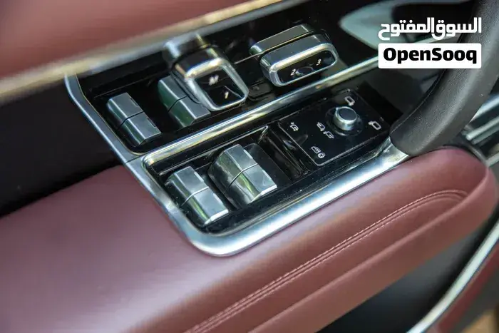 Land Rover Range Rover Vogue 2024 photo 2