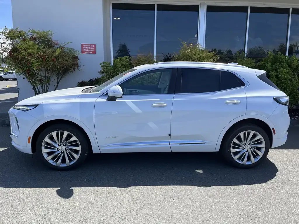 Buick Envision 2026 photo 2