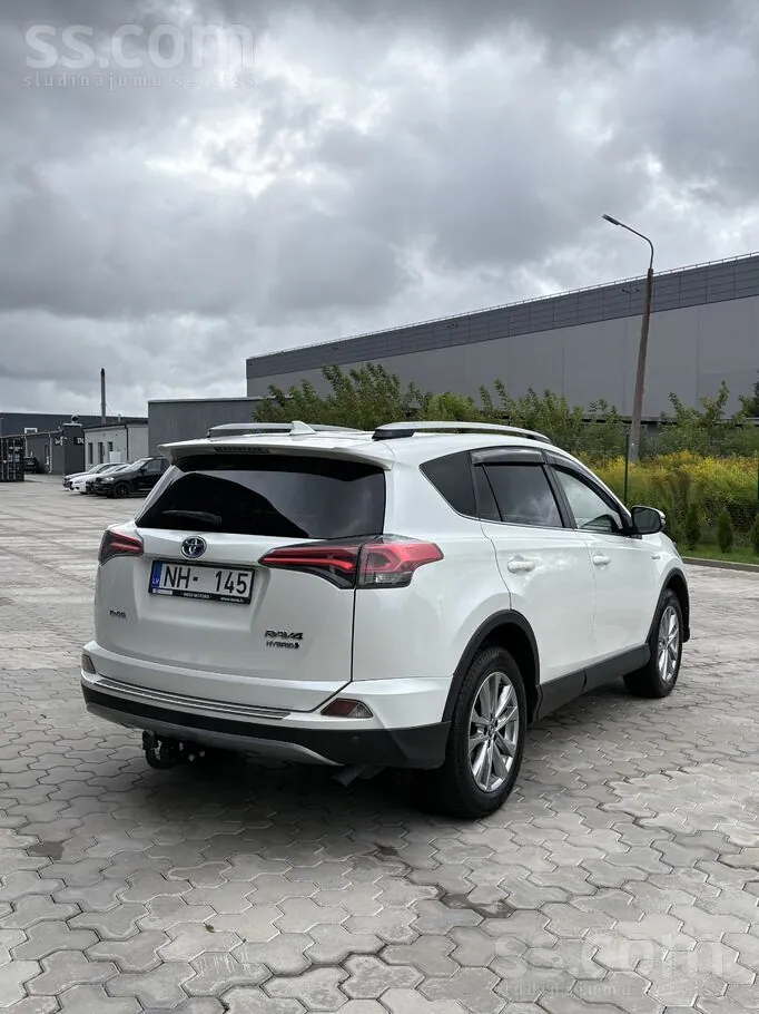 Toyota Rav4 2017 photo 4