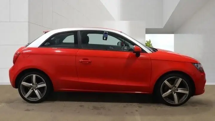Audi A1 2011 photo 2