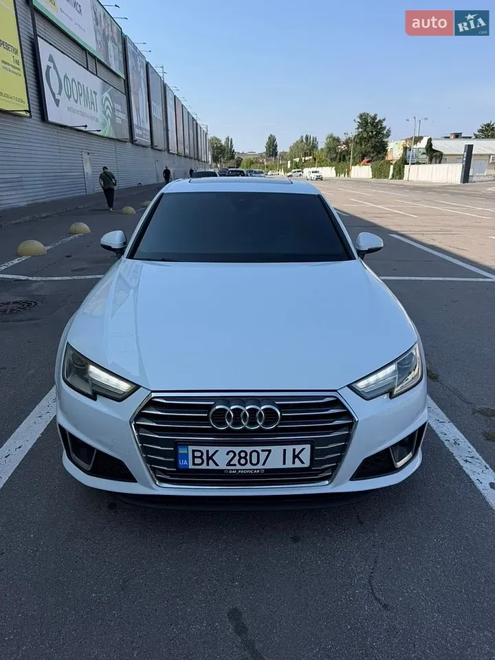 Audi A4 2018 photo 2