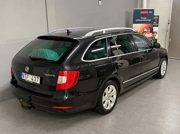Skoda Superb 2011 photo 3