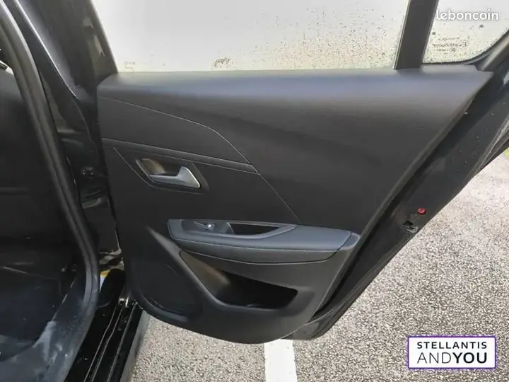 Peugeot 208 2023 photo 5