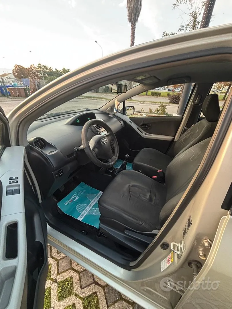 Toyota Yaris 2009 photo 4