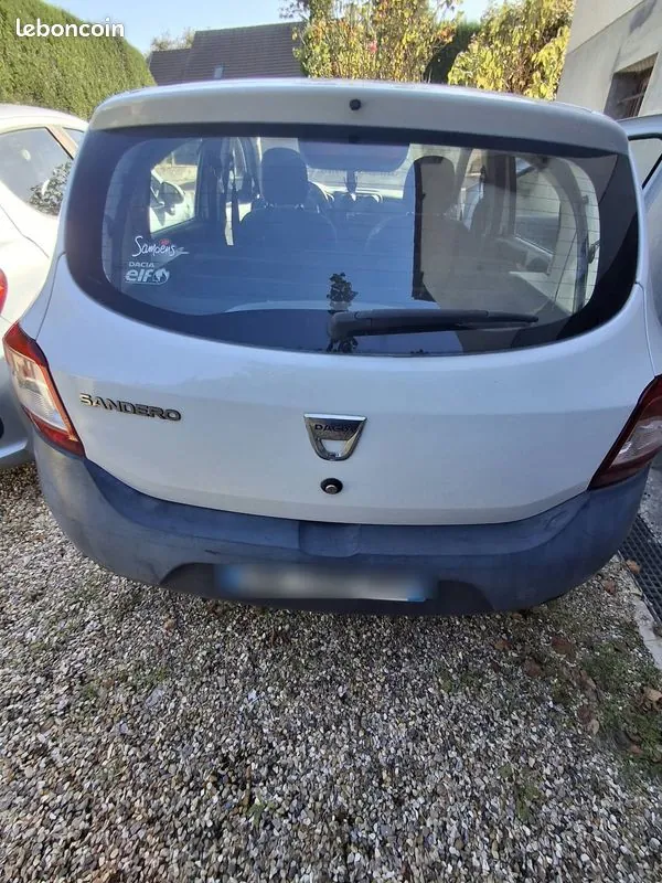 Dacia Sandero 2015 photo 3