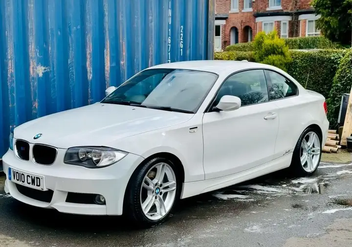 BMW 1 Series 2010 photo 3