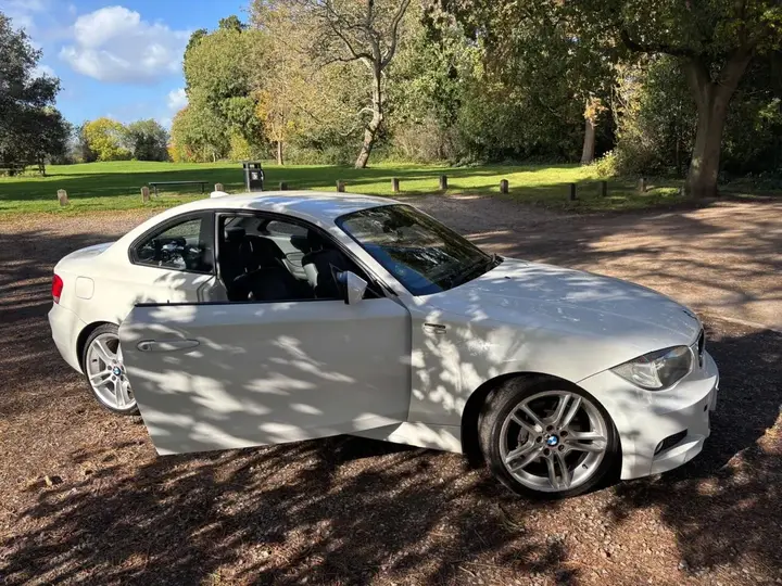 BMW 1 Series 2010 photo 4