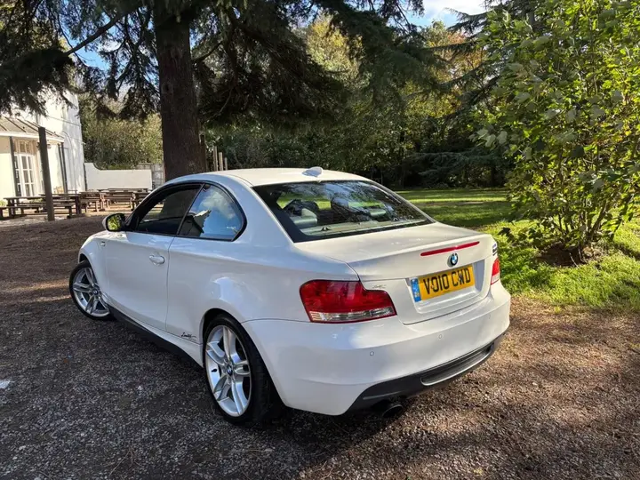 BMW 1 Series 2010 photo 5