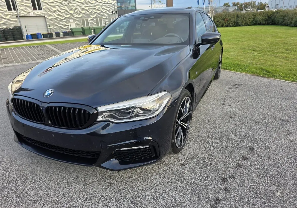 BMW 5 Series 2017 photo 2