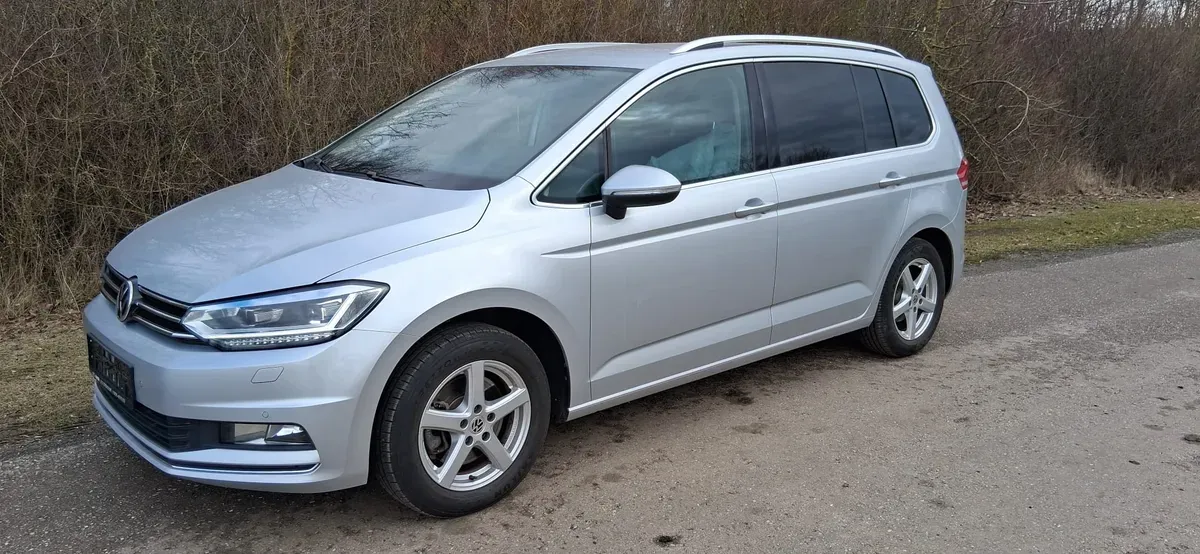 Volkswagen Touran 2016 photo 2