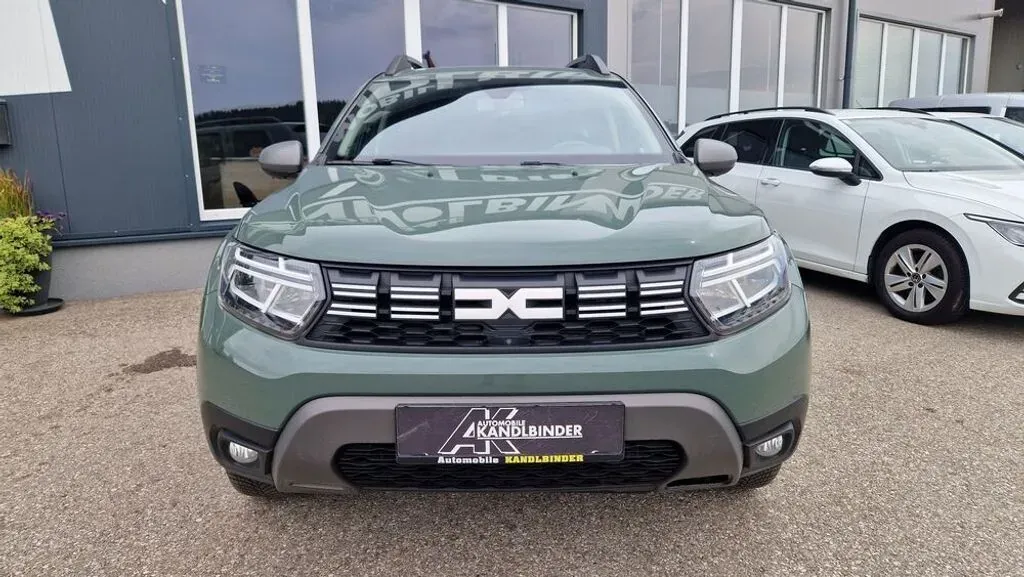 Dacia Duster 2023 photo 2