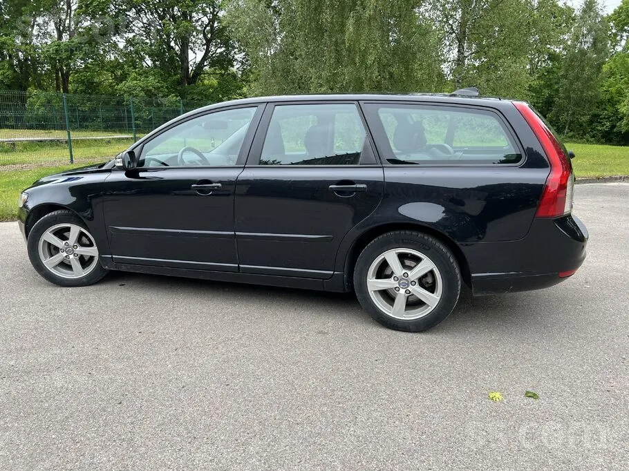 Volvo V50 2009 photo 2