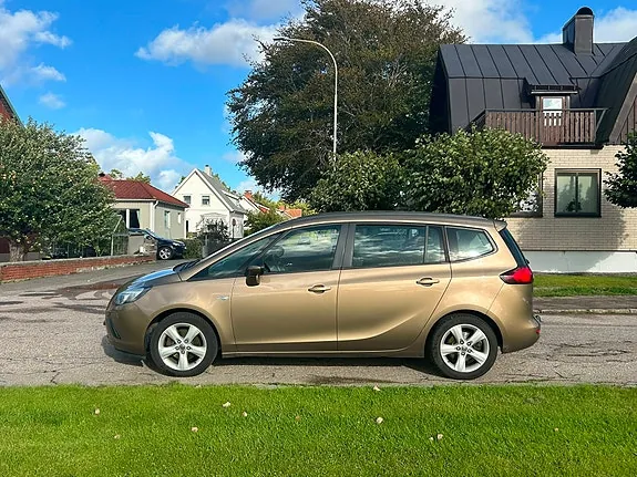 Opel Zafira Tourer 2015 photo 2