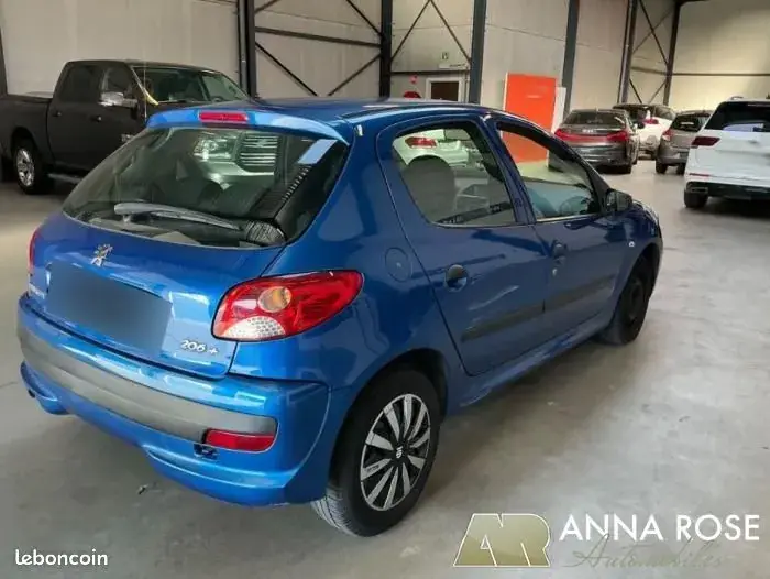 Peugeot 206 2012 photo 2