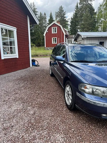 Volvo V70 2002 photo 2