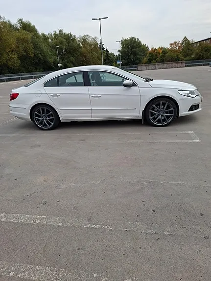 Volkswagen Passat Cc 2010 photo 2