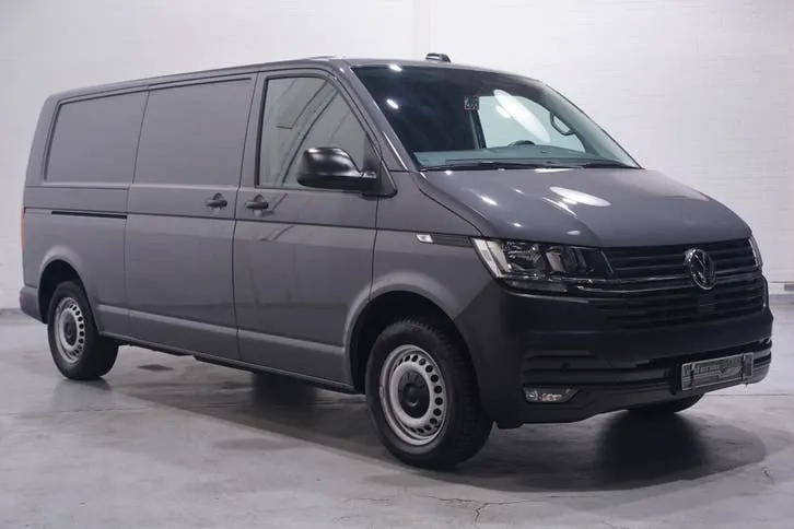Volkswagen Transporter 2023 photo 2