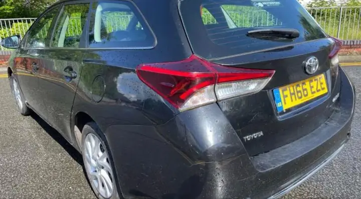 Toyota Auris 2016 photo 2